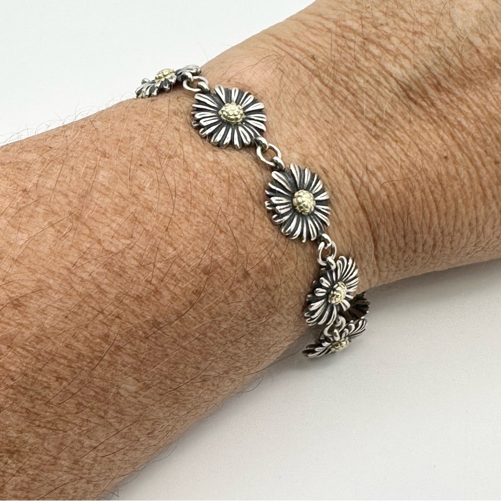 Lagos Two Tone Daisy Link Bracelet - Picture 5 of 6